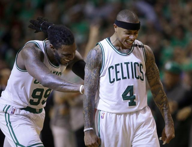 辽宁三分疯狂引爆全场（辽宁外线火力全开燃爆全场）