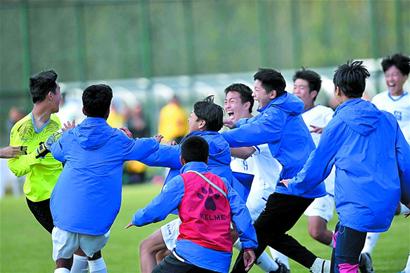 随着多特蒙德2-0，德甲最新积分榜出炉：争冠悬念已经不大了（多特蒙德2-0取胜，德甲积分榜刷新：冠军之争基本明朗）