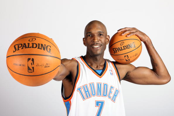 阿里纳斯：湖人总在尝试高难度出手，文森特都无视詹姆斯要球（阿里纳斯：湖人过于迷恋高难度投篮，文森特多次无视詹姆斯要球）