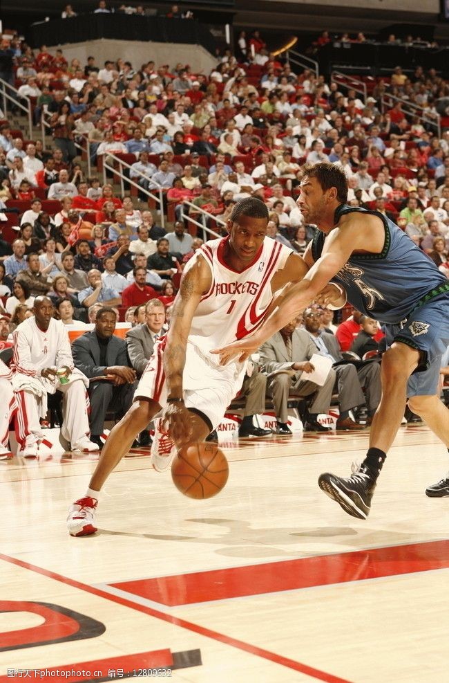 开小会？巴媒：安帅今日训练开始前和维尼修斯交谈了3分钟（巴媒：安切洛蒂训练前与维尼修斯单聊3分钟）