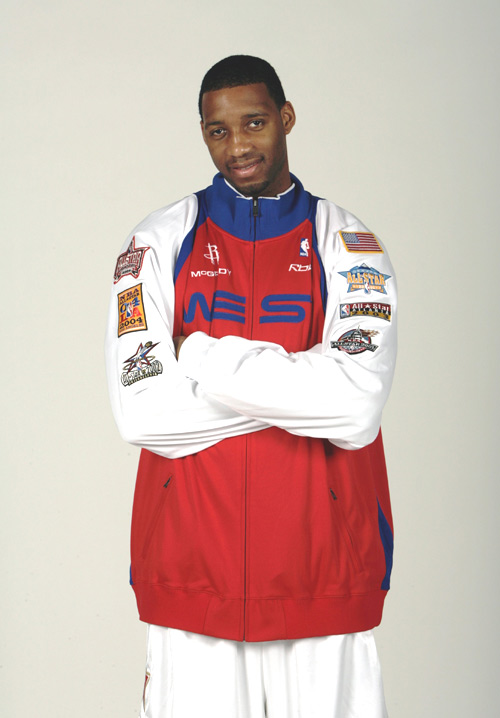 差之毫厘！凯肖恩·乔治中线打板压哨三分命中 可惜先超时了！（压哨绝杀未果：凯肖恩·乔治中线打板三分命中却被判超时）