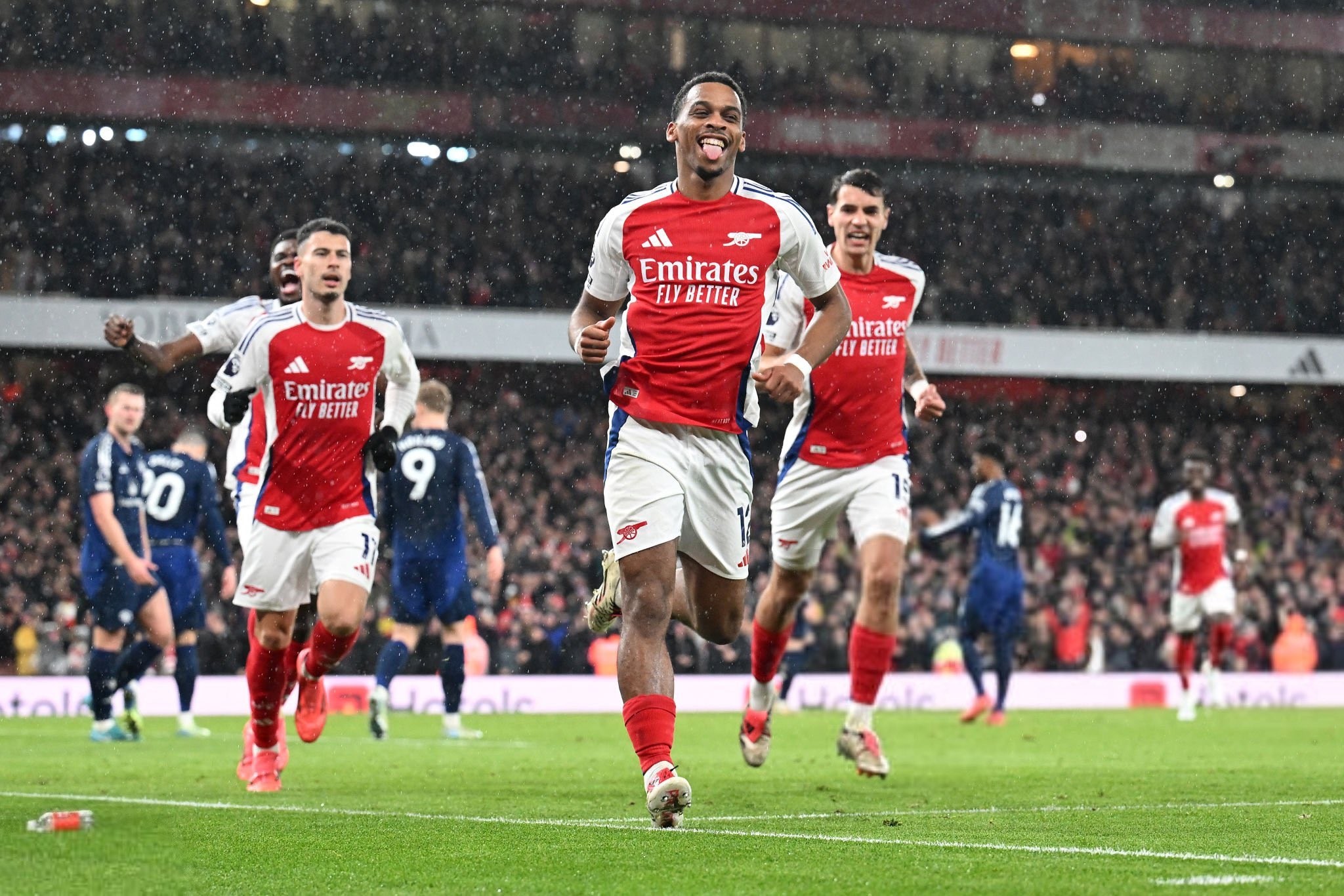 杨瀚森五项数据挂零，格兰特19罚35+4+4，开拓者送残阵雄鹿5连败（开拓者送残阵雄鹿五连败：格兰特19罚砍35+4+4，杨瀚森五项数据为零）