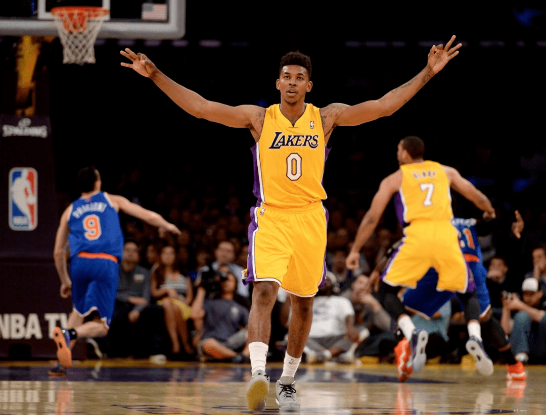 杰伦·布朗：沃尔什打得很好，但他得保持谦逊继续干脏活累活（杰伦·布朗：沃尔什表现可圈可点，但仍须谦逊并继续承担脏活累活）