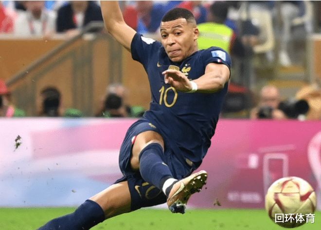 罗马诺：霍尔将在周二进行体检，转会费为2500万+400万英镑（罗马诺：霍尔周二接受体检，转会费2500万英镑+400万附加条款）